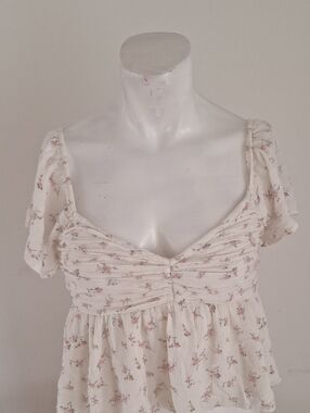 Romantic Y2k Hollister Cream Smocked Top with Subtle Floral Trim Sz S Like New